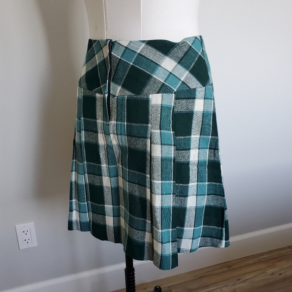 Plaid skirt with pleats size 8 - Picture 2 of 3
